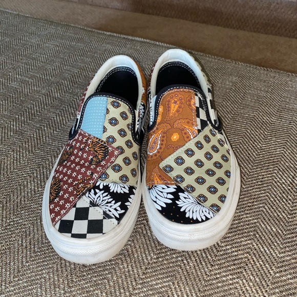 Vans - Picture 2 of 8
